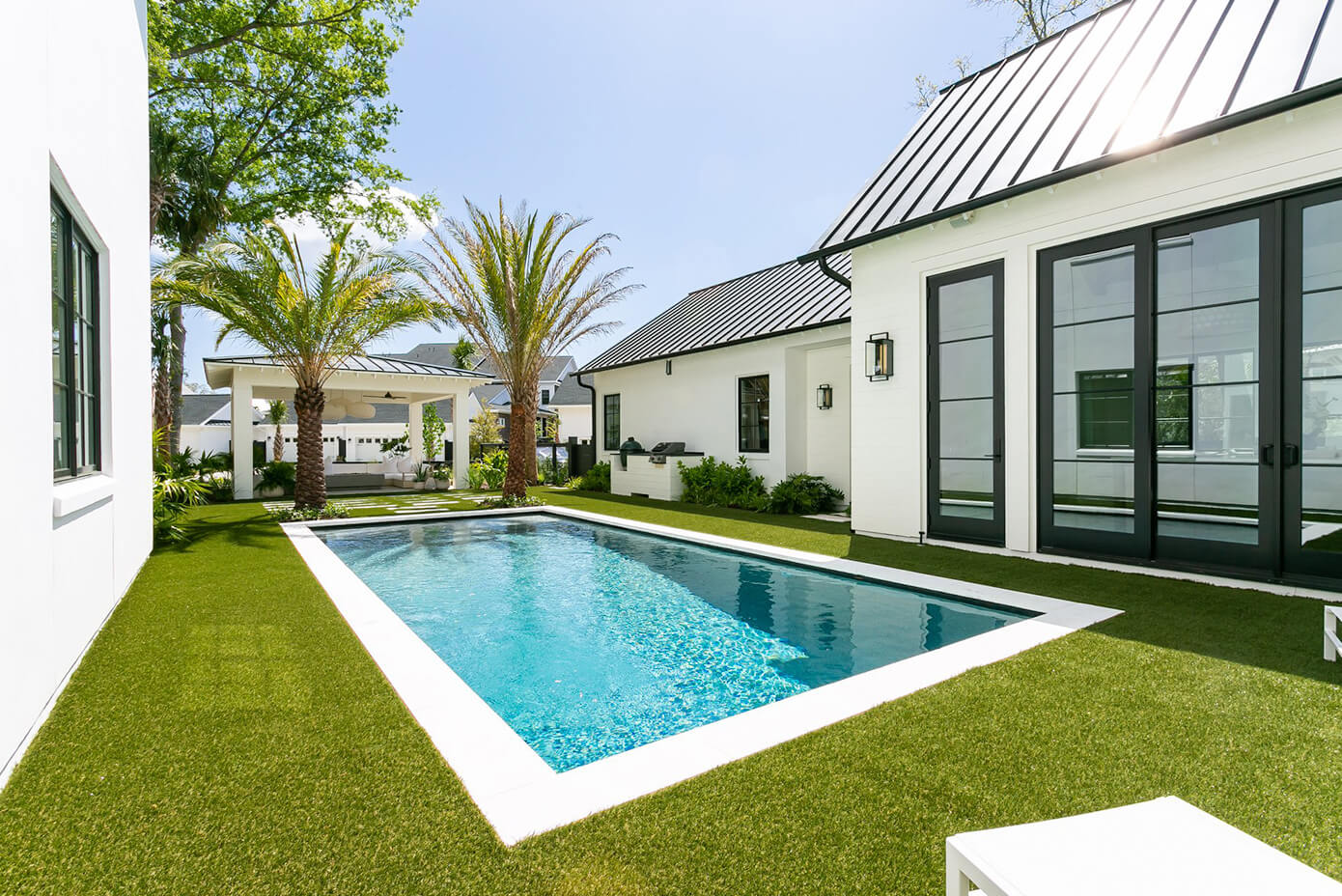 Building elegant courtyard swimming pool environments