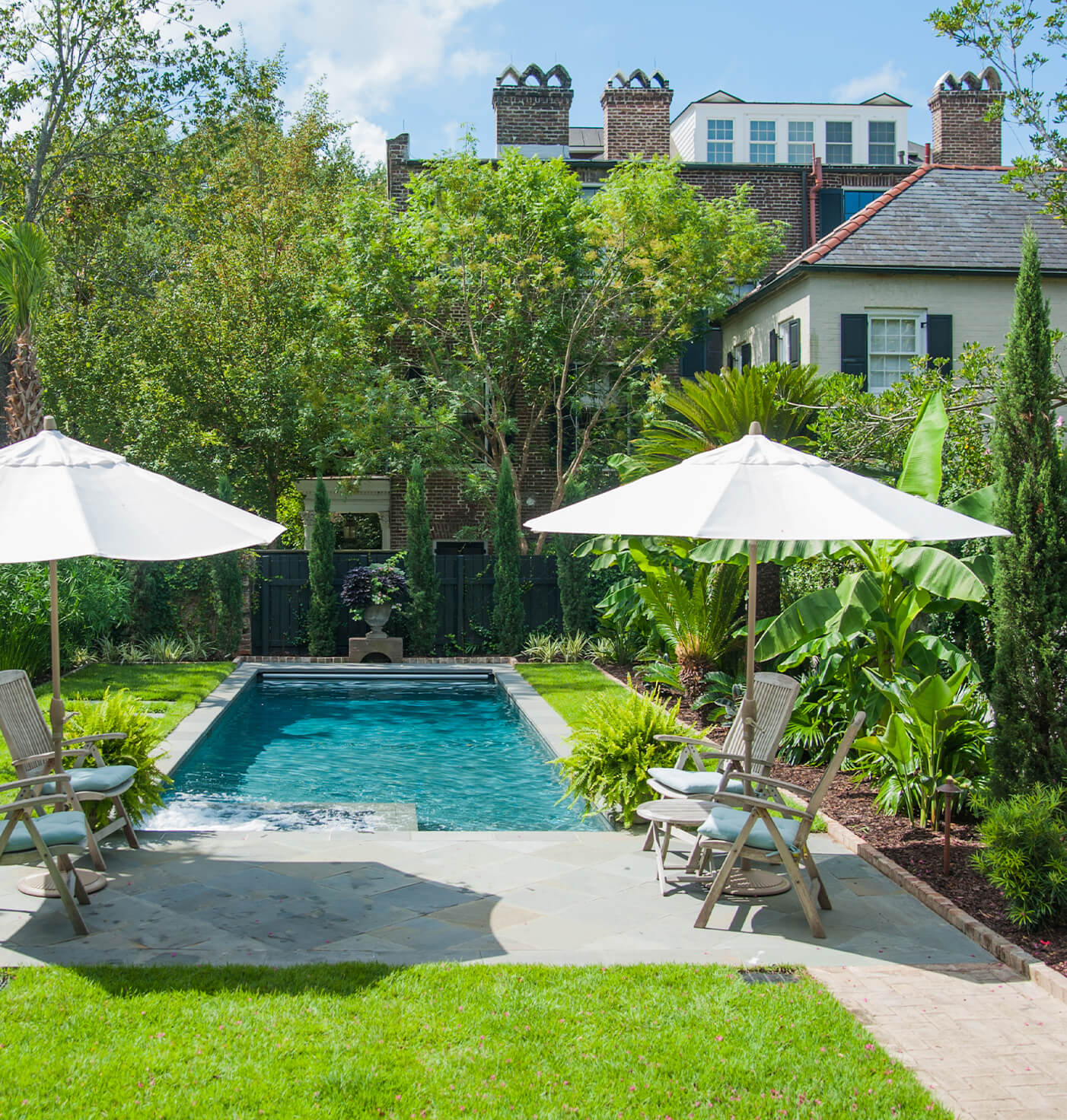 Explaining the custom swimming pool design process